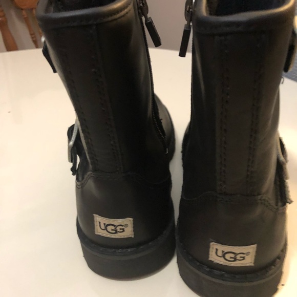 uggs boots size 2 for boys - Picture 2 of 4